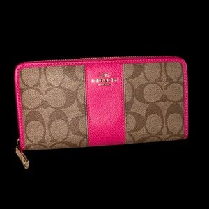 Coach Zippy Wallet